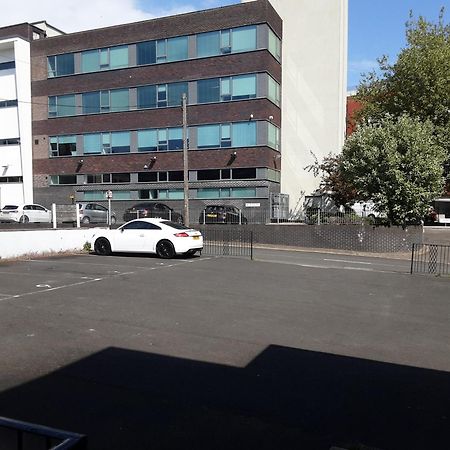 Quiet 2 Bedroom Flat In Darlington With Free Parking, Wi-Fi And More Kültér fotó