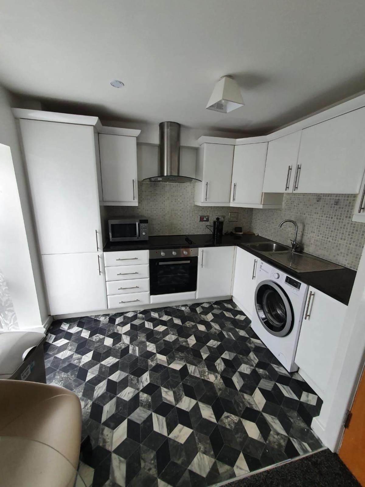 Quiet 2 Bedroom Flat In Darlington With Free Parking, Wi-Fi And More Kültér fotó