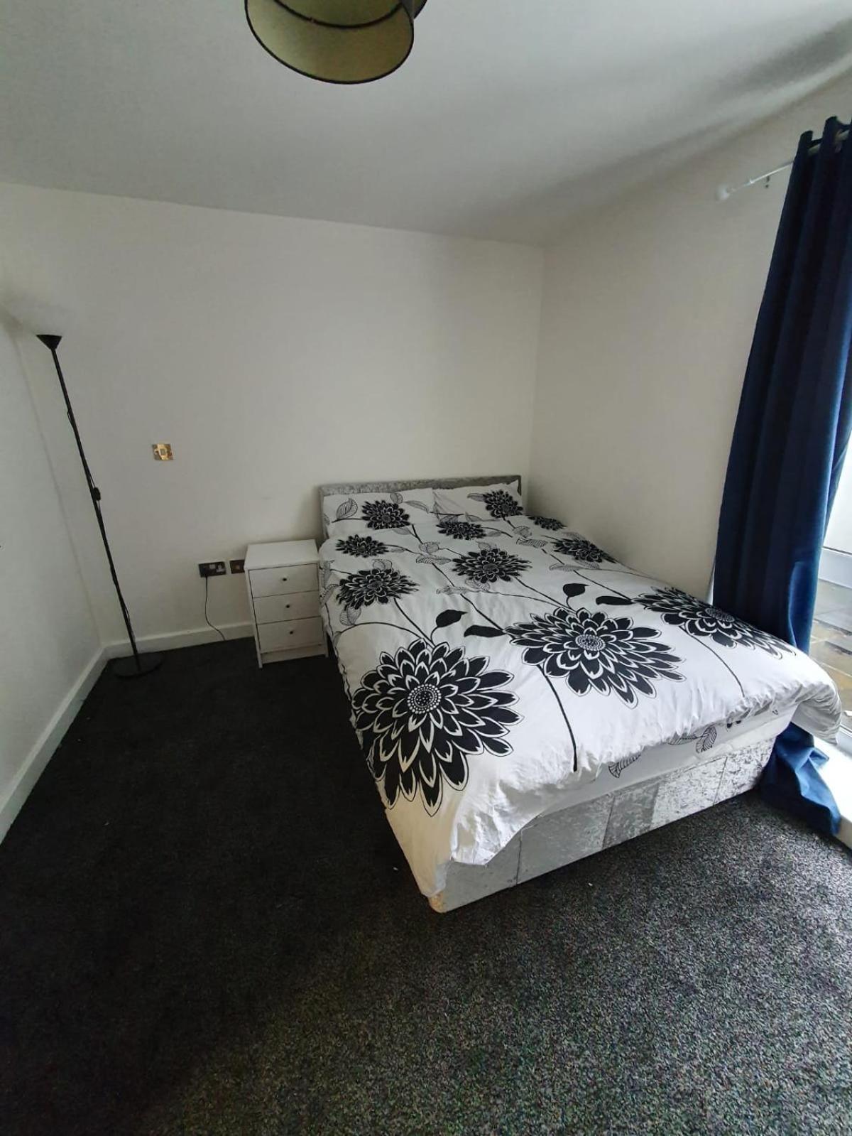 Quiet 2 Bedroom Flat In Darlington With Free Parking, Wi-Fi And More Kültér fotó